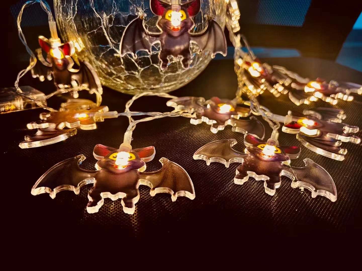 Other LED series products: Modern and simple lighting fixtures, energy-saving and environmentally friendly, high-brightness LED lamps, indoor decoration lighting solutions Application Scenario