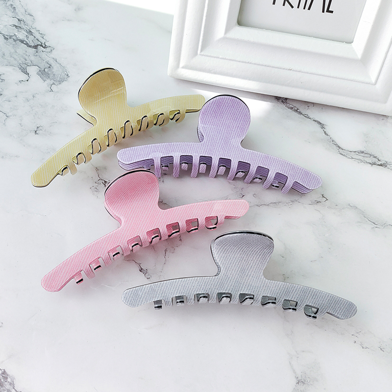 Miniso The Same Grab Pvc Fashion Hair Clip Back Head Striped Shark Clip Hair Clip Ponytail Clip Creative Accessories Hair Clip Hair Clip Clip Application Scenario