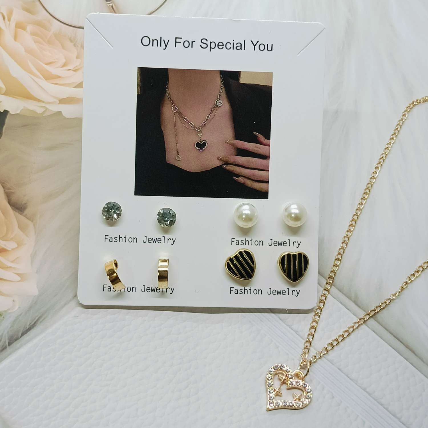 2024年最新流行跨境电商爆款多件套组合耳钉项链套装珍珠系列爱心流行款产品图