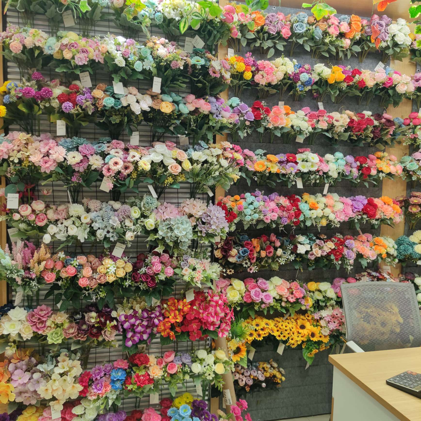 Artificial rose vines, artificial flower vines, air conditioning pipes blocking the living room ceiling decoration, plastic vines entwining plants detail image 17