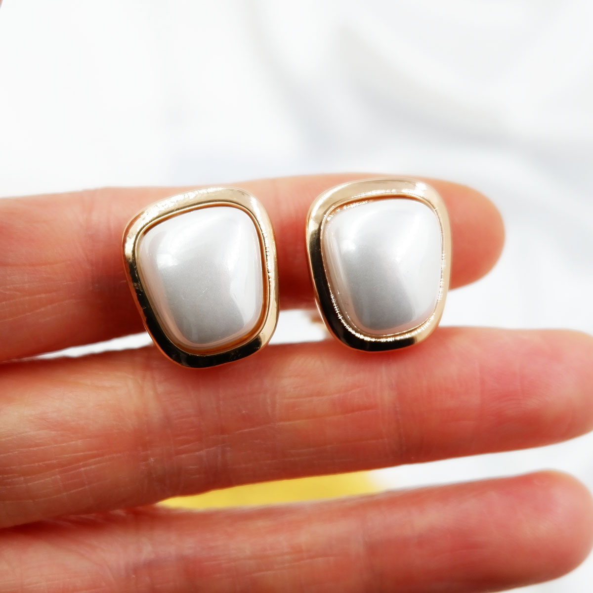 High Quality Shell Pearl With Alloy Ear Clips Specification drawing