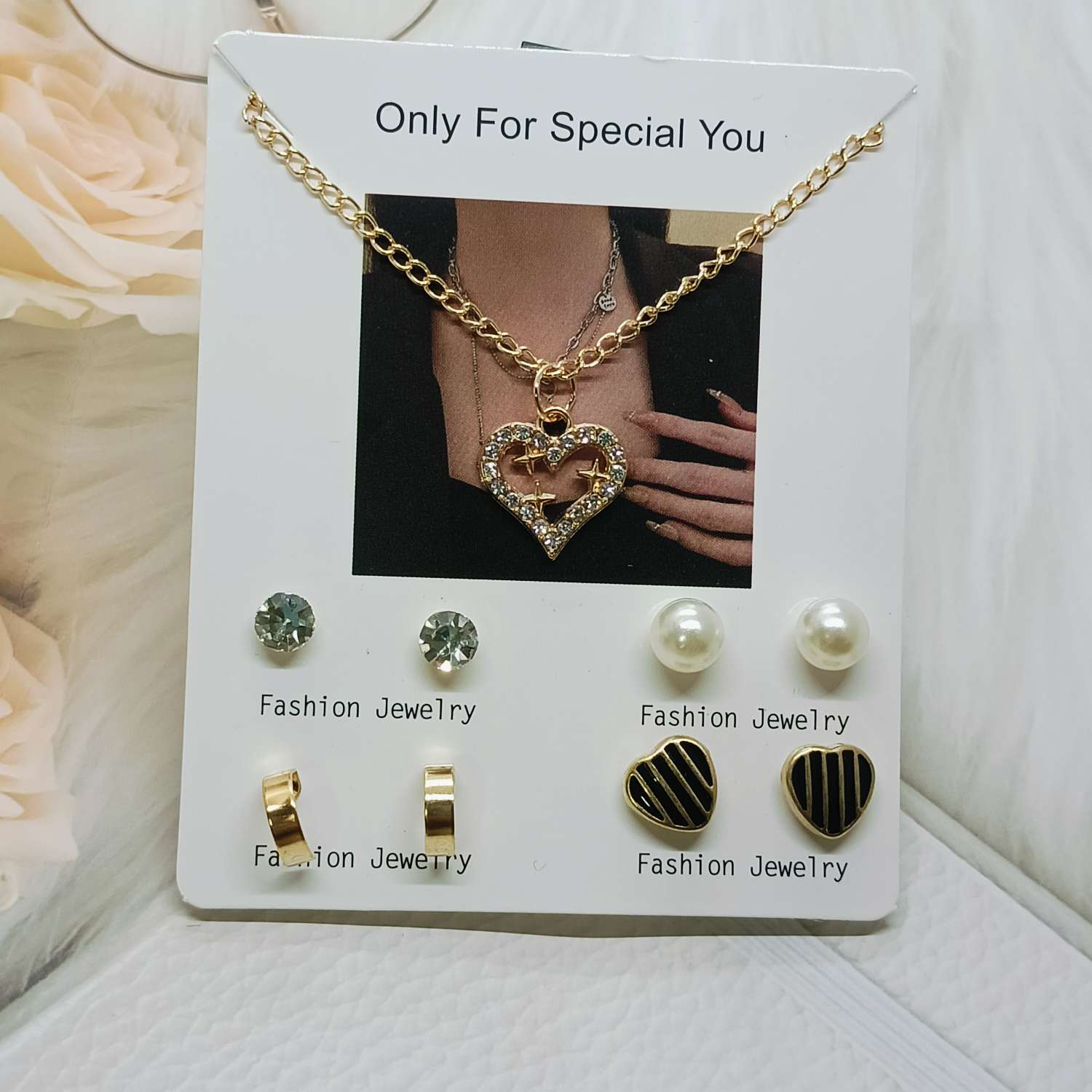 2024年最新流行跨境电商爆款多件套组合耳钉项链套装珍珠系列爱心流行款白底实物图