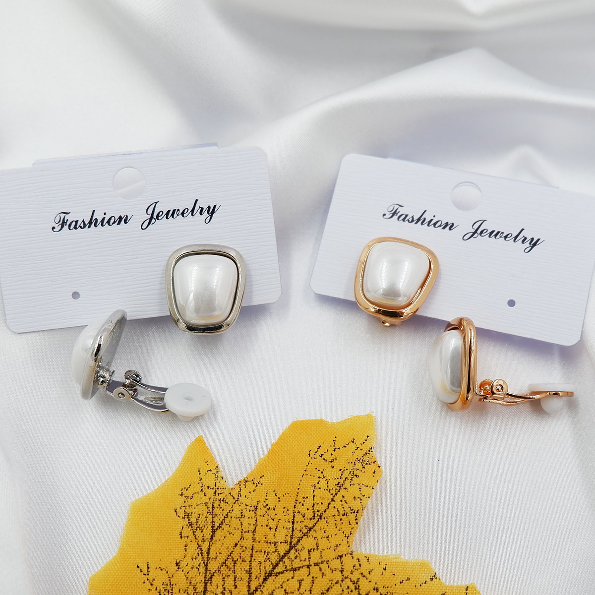 High Quality Shell Pearl With Alloy Ear Clips details Picture