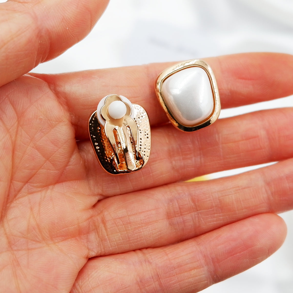 High Quality Shell Pearl With Alloy Ear Clips Application Scenario