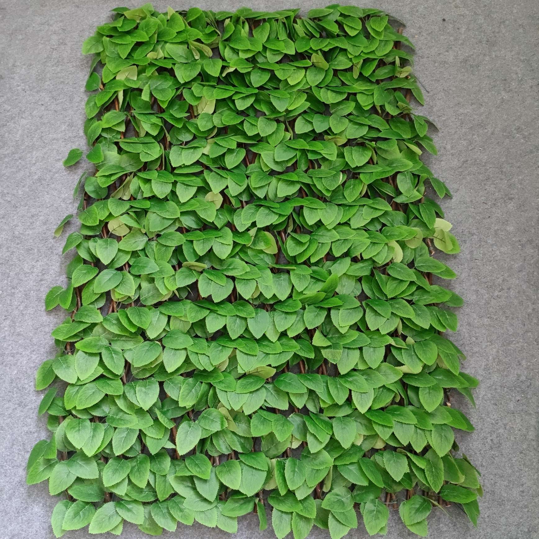 Plastic simulation fence net, leaf balcony fence, simulation plant vine, courtyard decoration, artificial fence and guardrail detail image 12