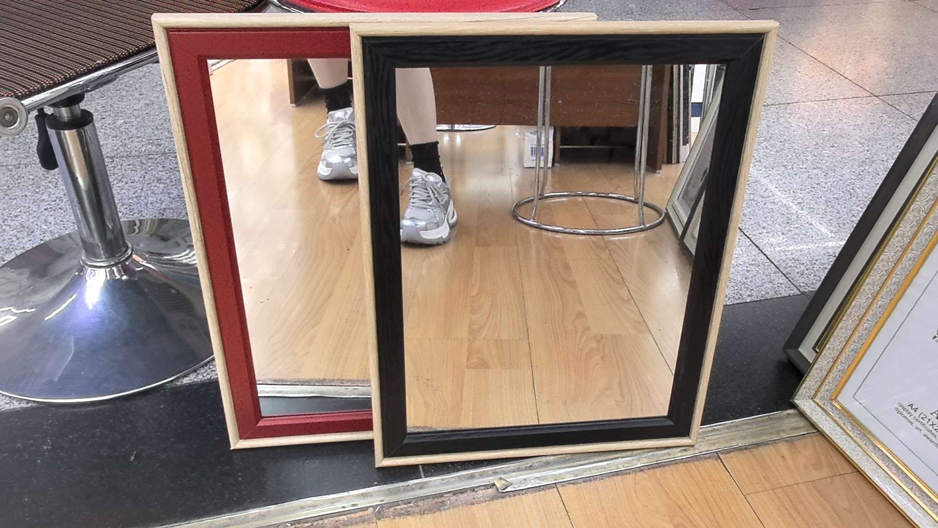 European-style mirrors, retro-style plastic photo frames, picture frames, home decoration frames, table display frames, photo and painting display and storage frames