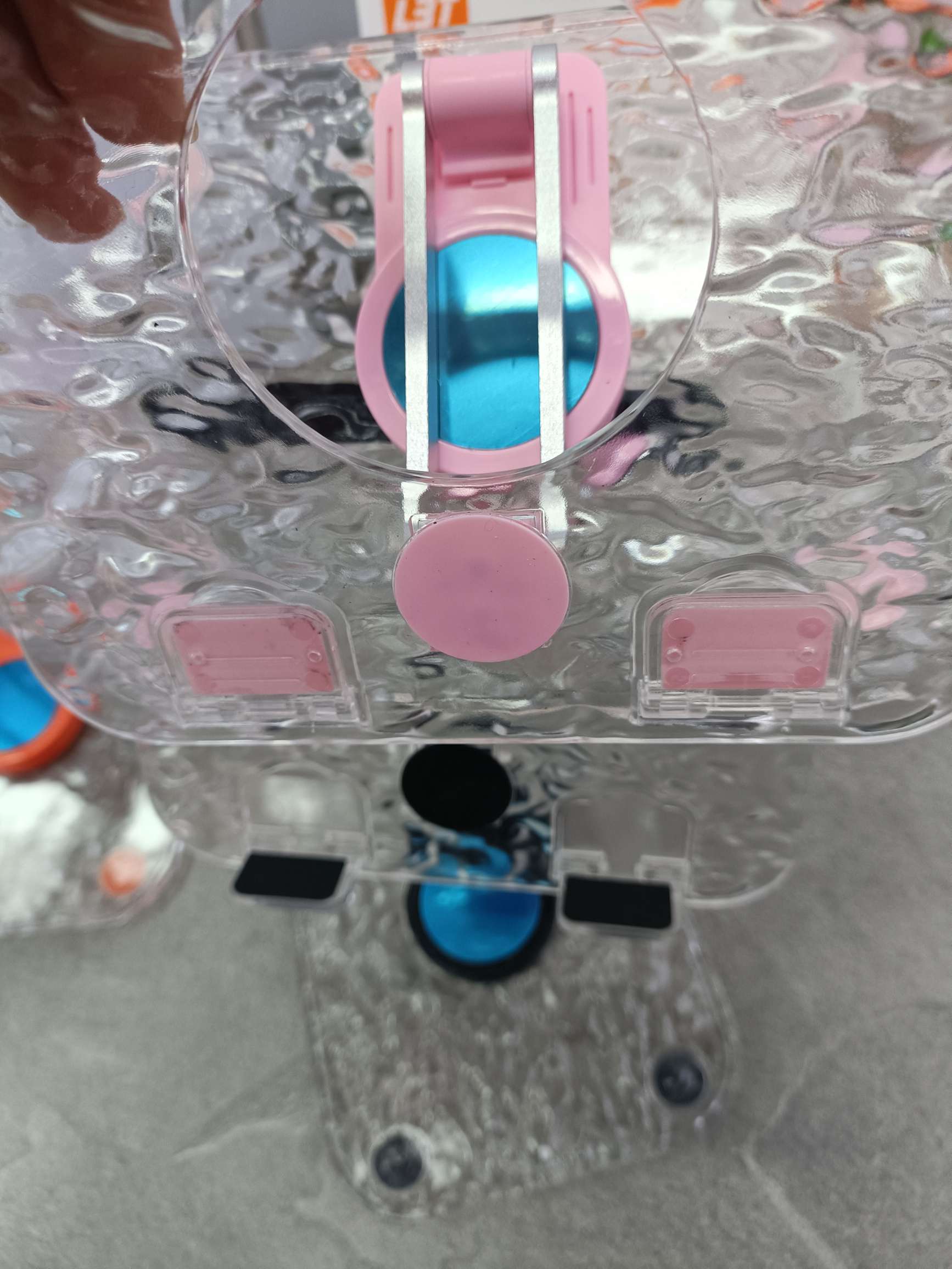 Water ripple phone stand Tablet stand L-383 stand Application Scenario