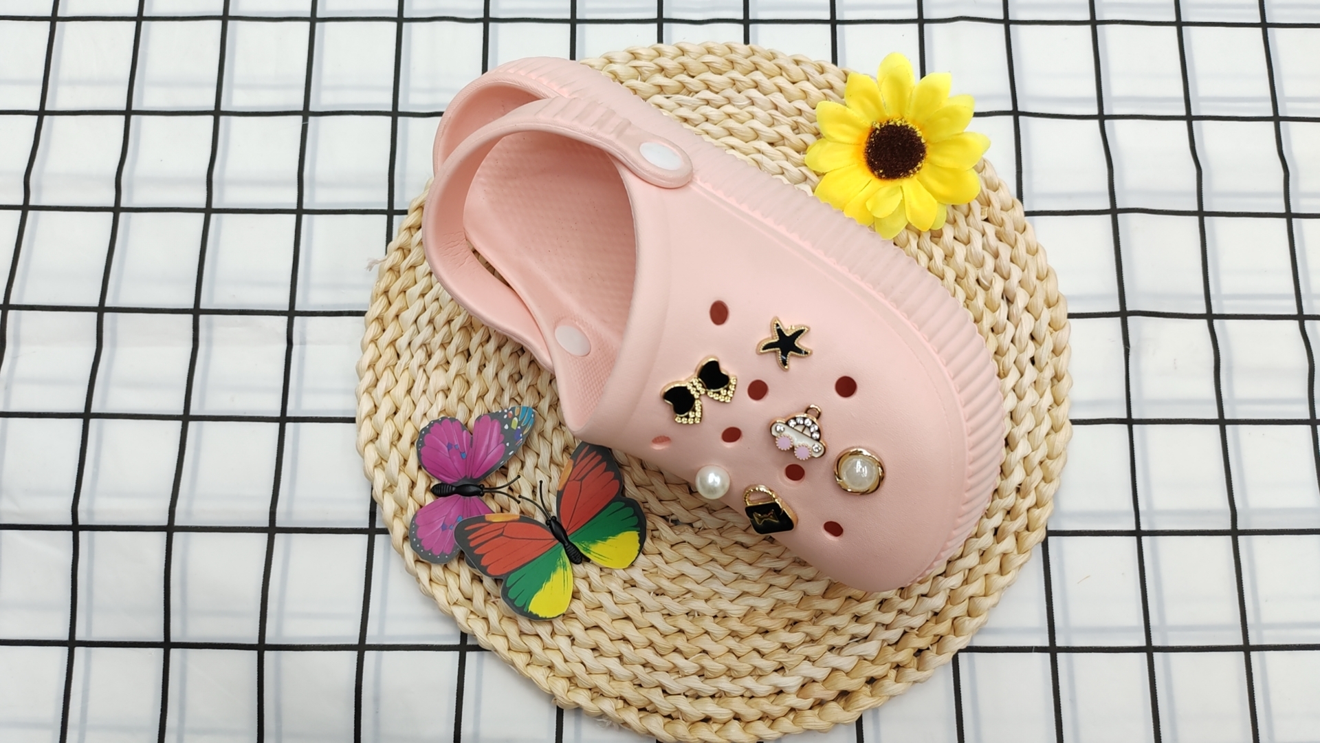 حذاء مغطى بحذاء بارد خارج الصيف Item Picture