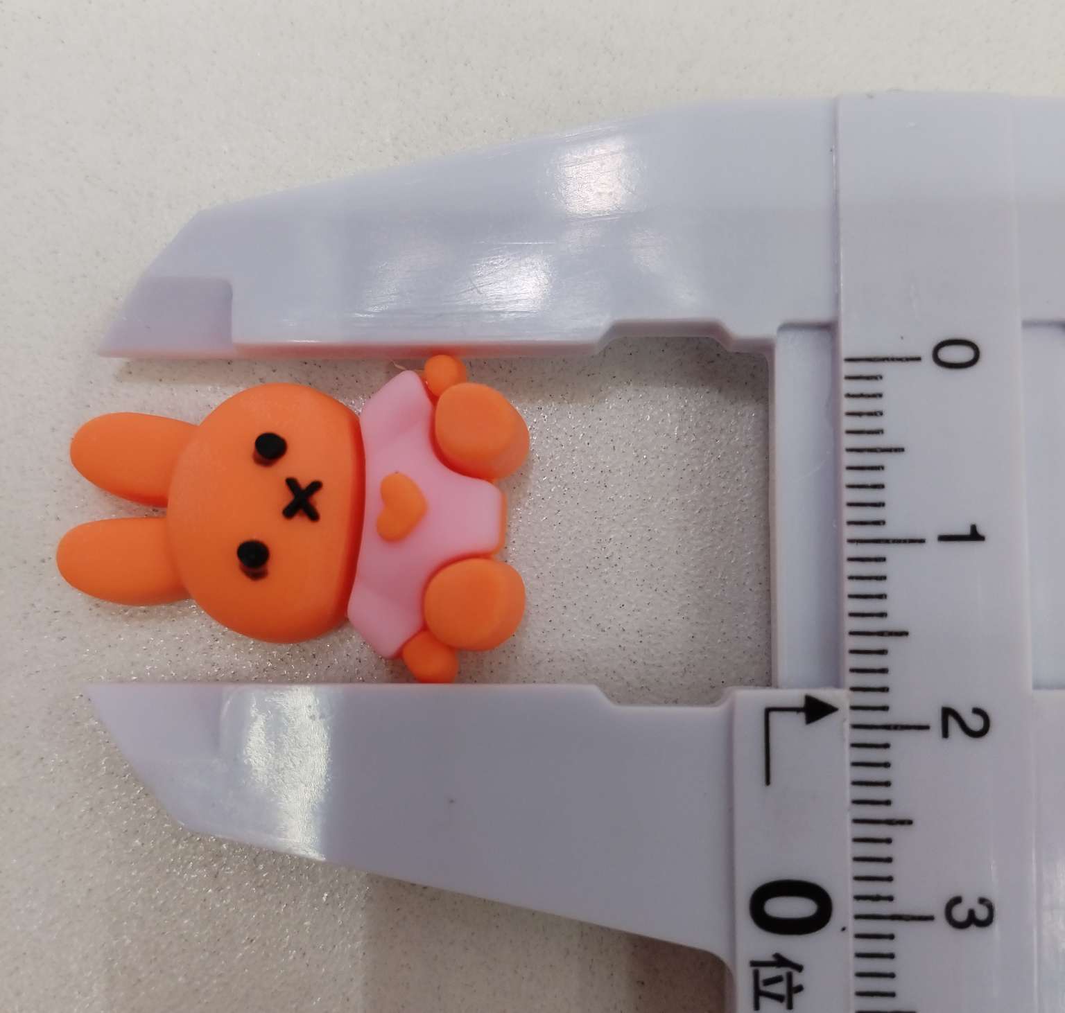 DIY jewelry semi-finished product accessories, cream glue, PVC soft rubber material, crocs special accessories, creative handcrafted diy jewelry making kit Application Scenario