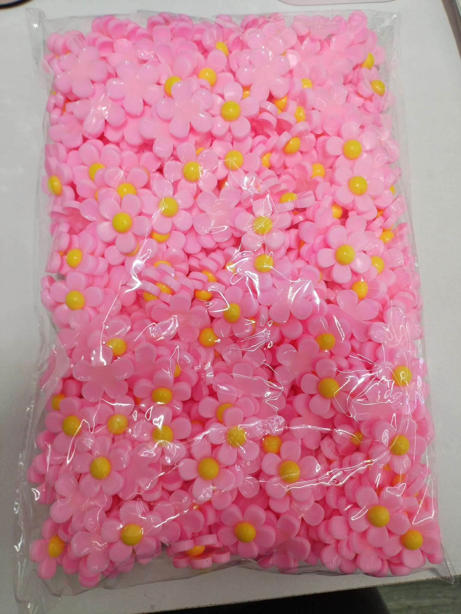 Cute flower-shaped PVC soft rubber decorative accessories, Crocs patch, phone case, fridge magnet patch details Picture