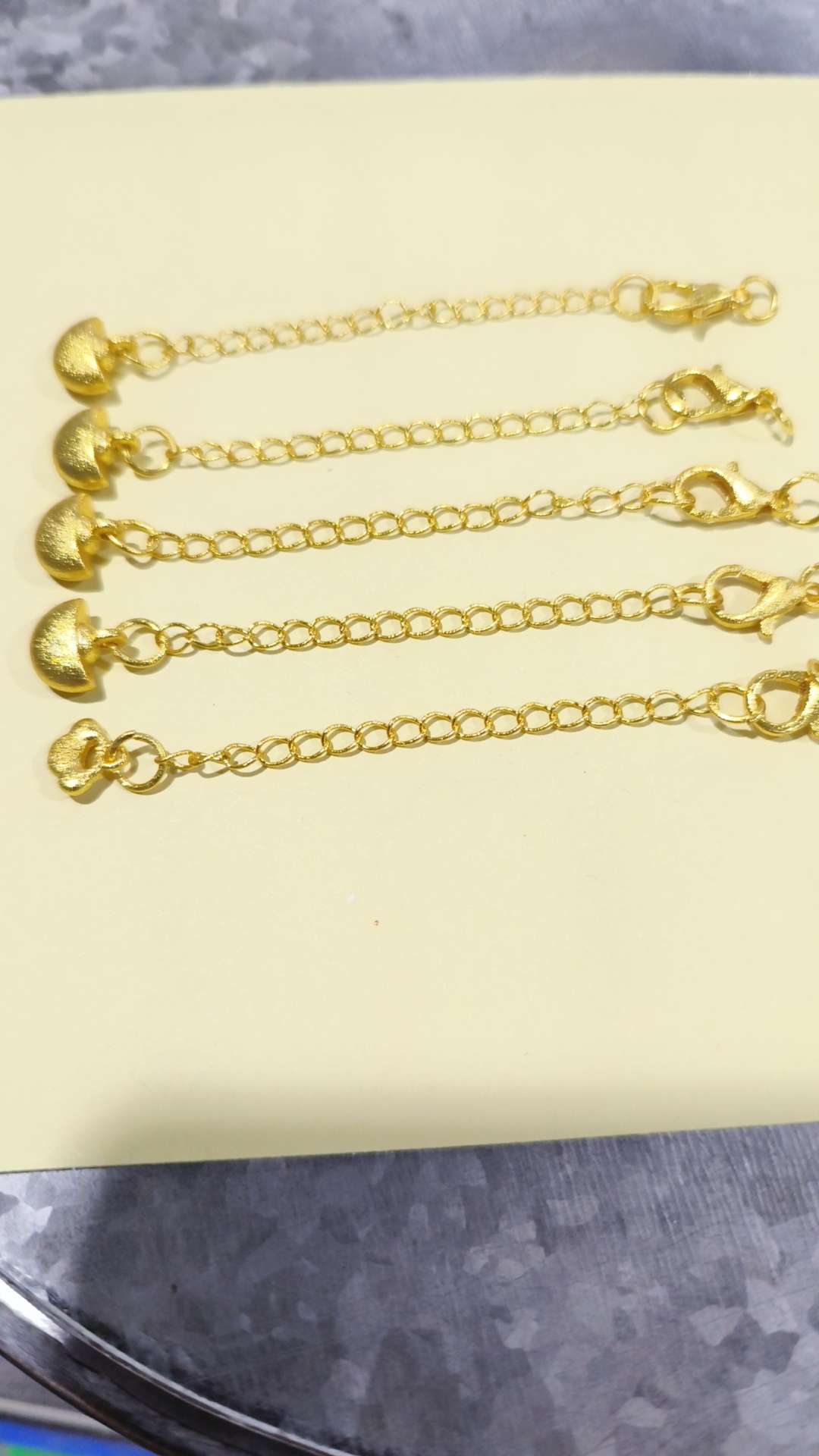 Pearl resin alloy jewelry accessories specialty store, DIY handcrafted materials, high-end quality, durable and wear-resistant jewelry accessories Application Scenario