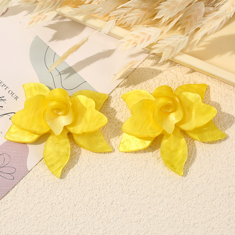 diy earrings, earrings, hairpins, headwear and accessories with exaggerated petal designs and a unique charm Application Scenario