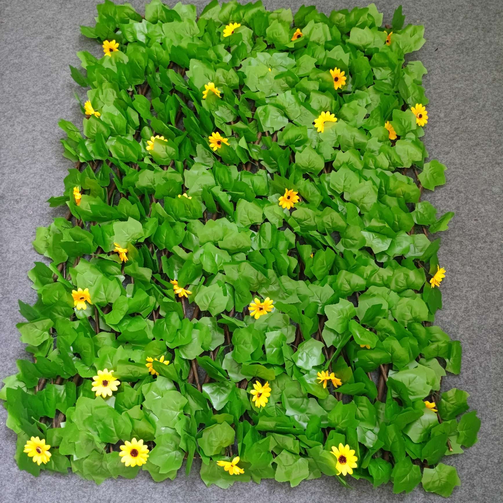 Plastic simulation fence net, leaf balcony fence, simulation plant vine, courtyard decoration, artificial fence and guardrail detail image 3