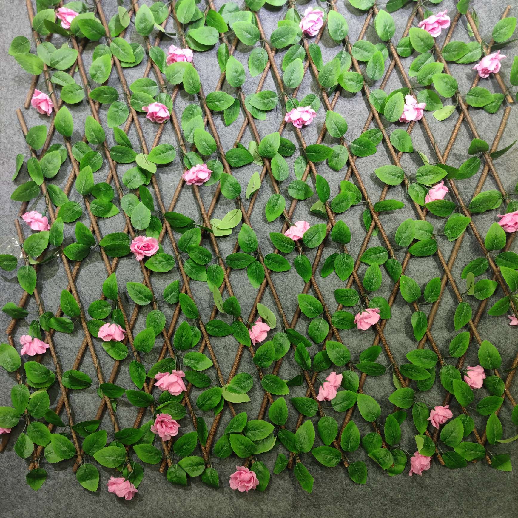 Plastic simulation fence net, leaf balcony fence, simulation plant vine, courtyard decoration, artificial fence and guardrail Specification image