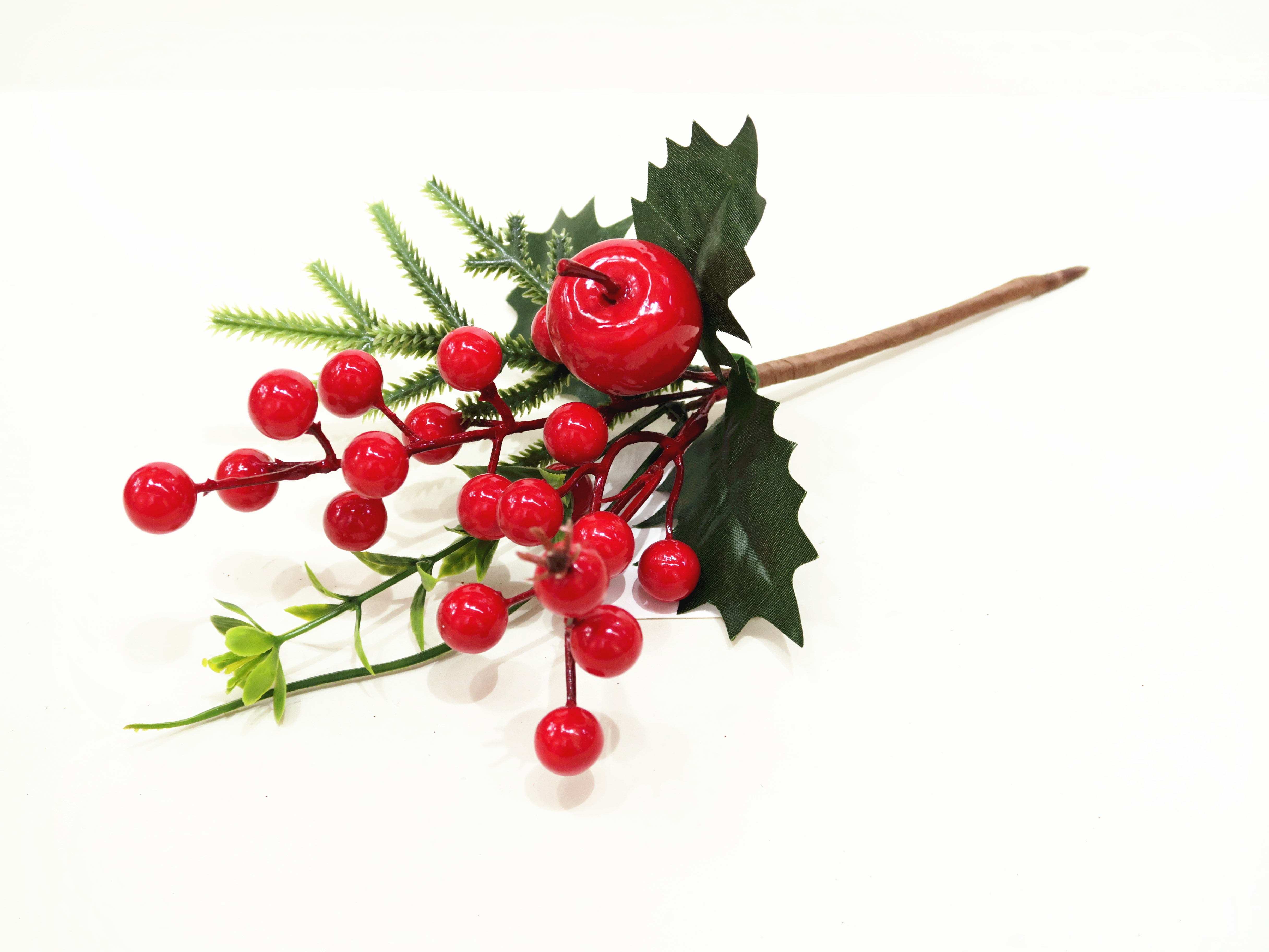 Christmas foam red fruit cuttings decoration details Picture