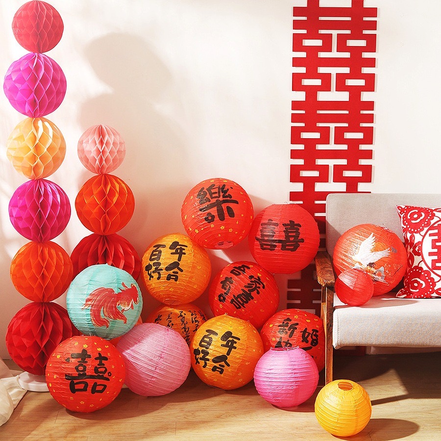 Paper lanterns with the characters "happiness" and "blessing" for wedding decoration, ancient-style and trendy hanging ornaments, and popular Chinese-style wedding photo props details Picture
