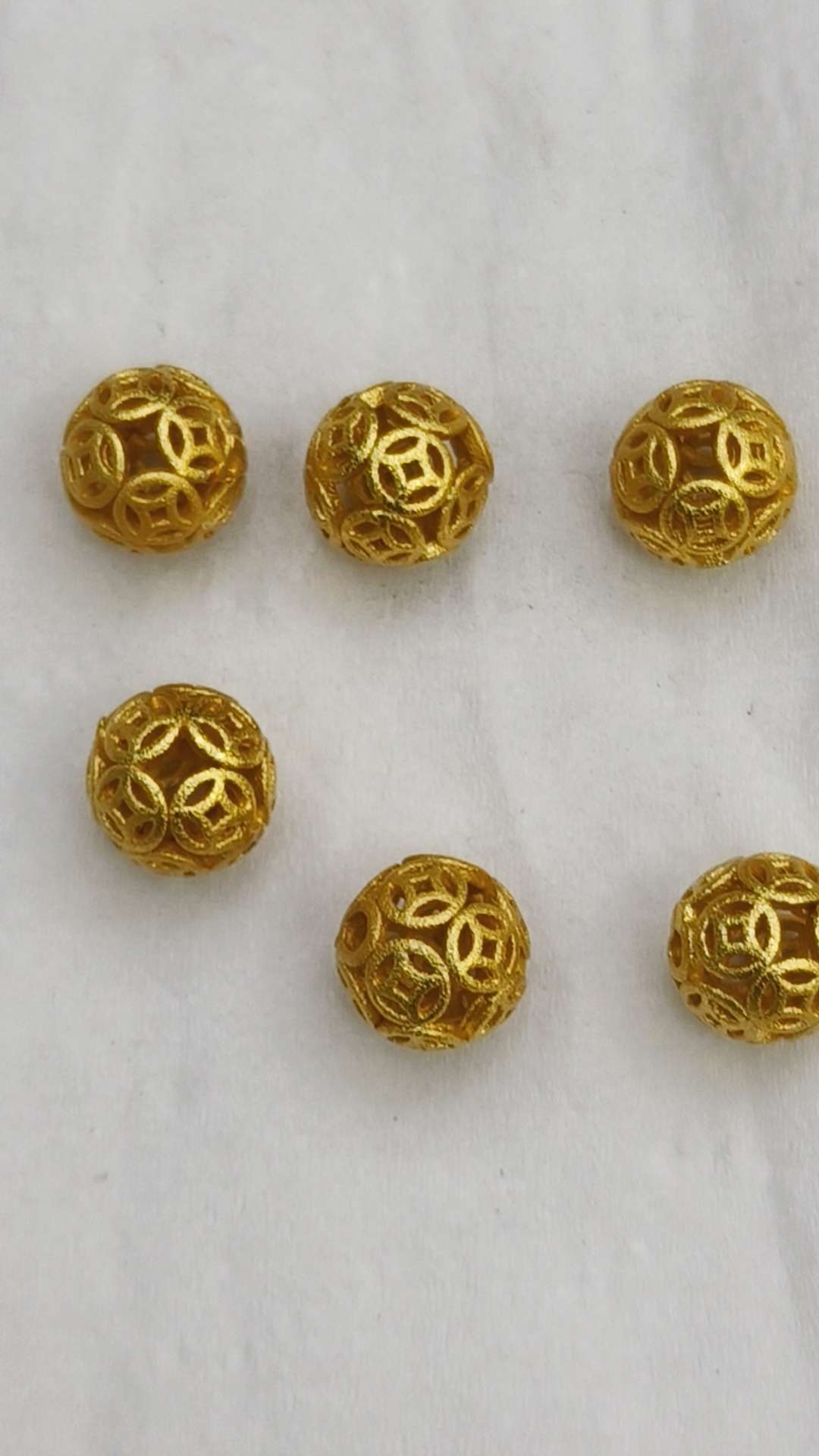 DIY jewelry accessories, pearl decoration, resin elements, stainless steel materials, high-quality jewelry accessories, essential for creating beautiful jewelry Application Scenario