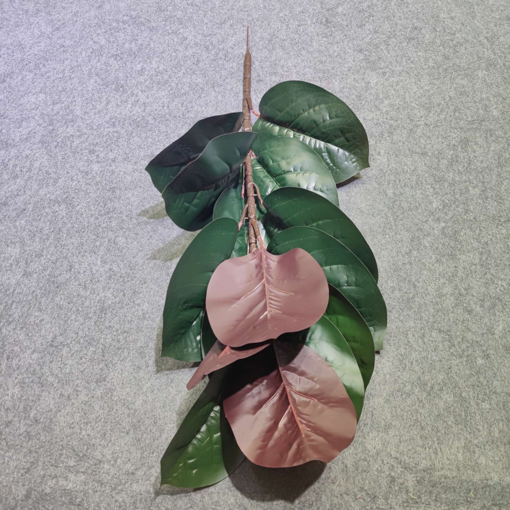 Wholesale of artificial plant artificial leaves, office and home artificial leaf DIY background wall decoration Application Scenario