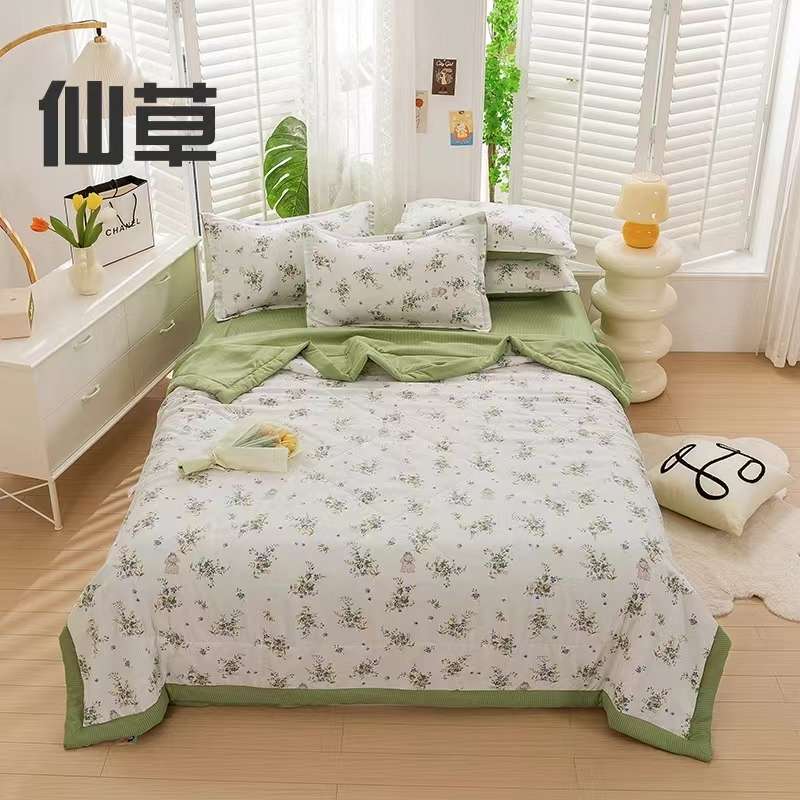 夏凉被/被子/夏被四件套/夏凉被单人夏季/蚕丝被白底实物图