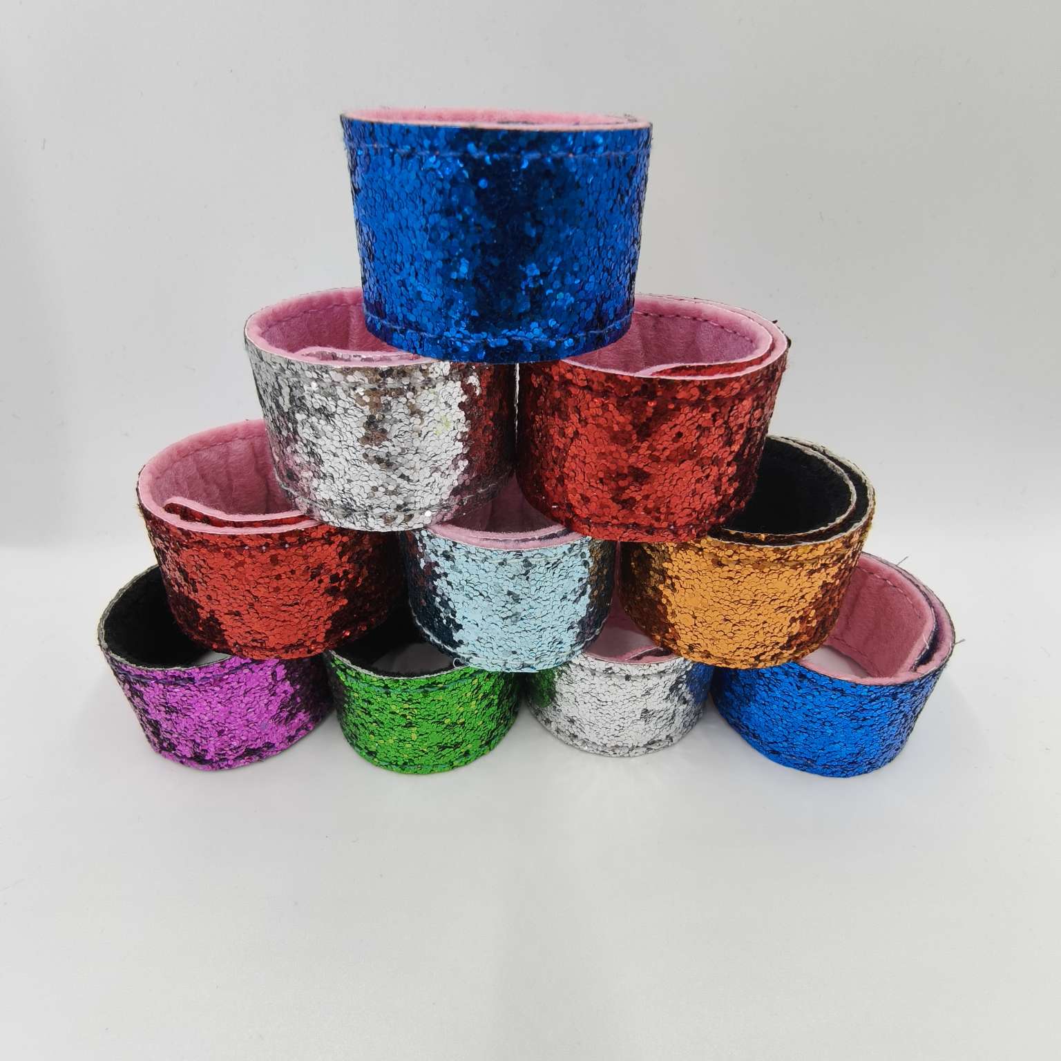 葱粉PU革啪啪圈，亮片啪啪圈，发饰啪啪圈手腕带硅胶手环五彩绳产品图