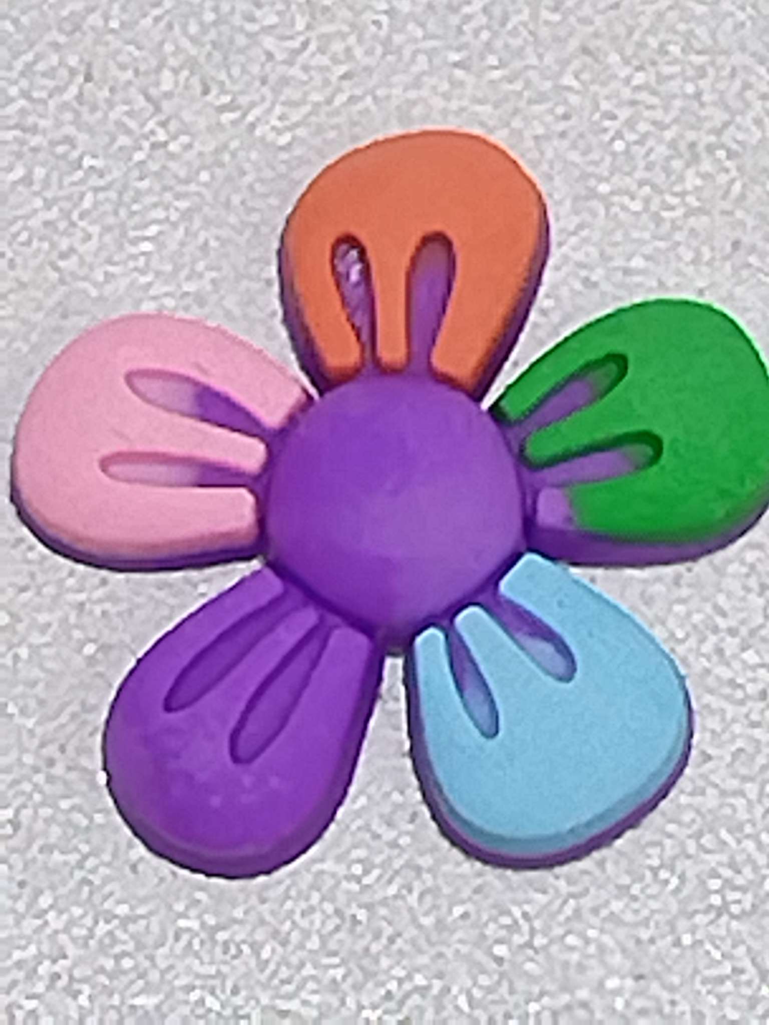 DIY accesorios de ornamento semiacabados, parches de ornamento de PVC de cinco colores con pequeñas flores. Niños horquillas accesorios accesorios crocs fundas de teléfono parches de refrigerador Specification image