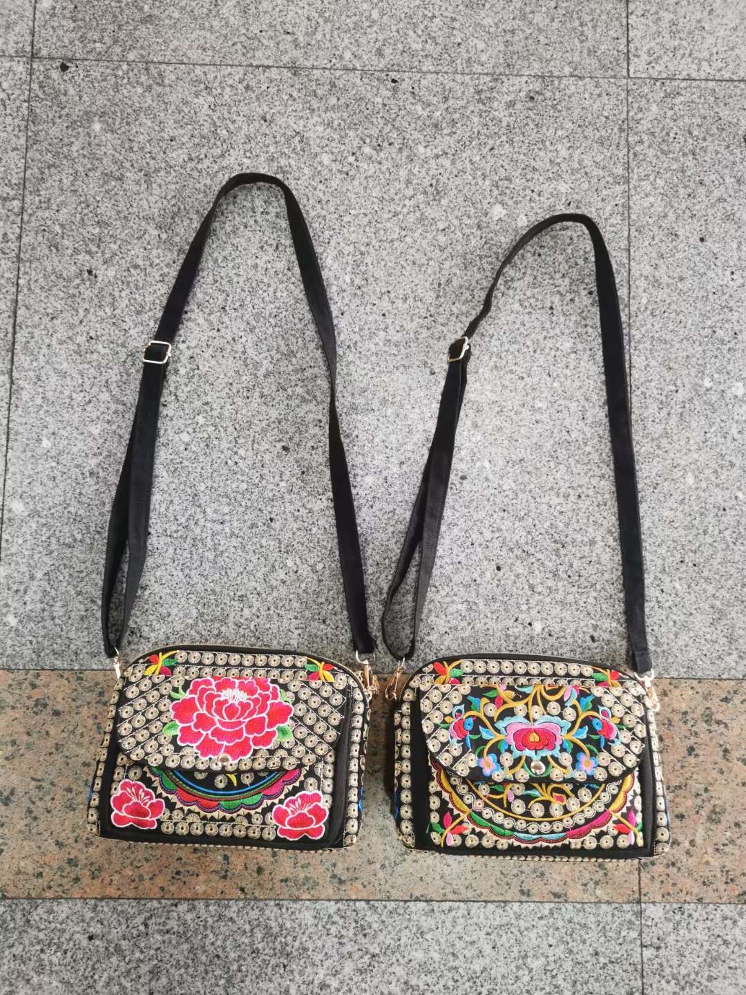 绣花斜挎小包
