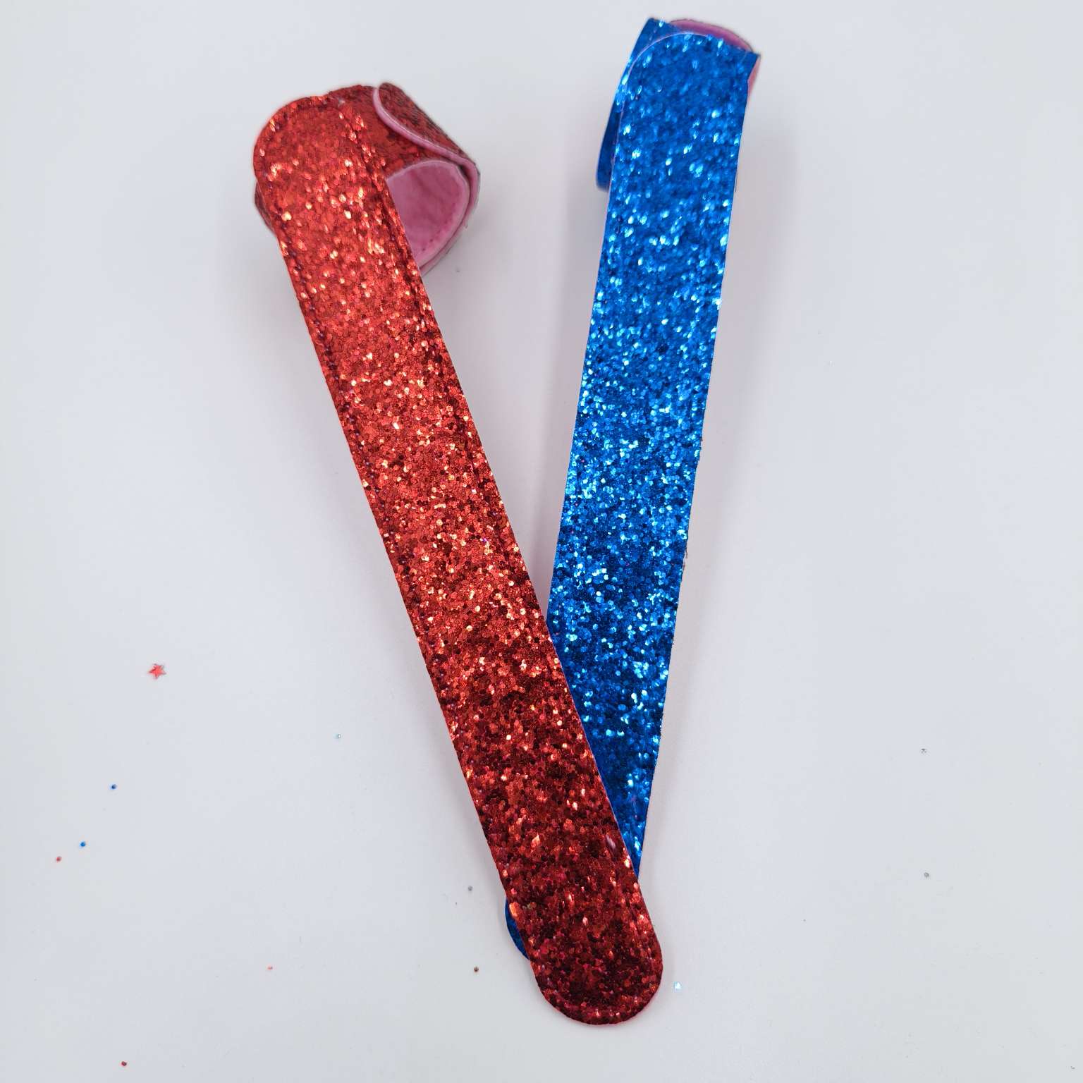 葱粉PU革啪啪圈，亮片啪啪圈，发饰啪啪圈手腕带硅胶手环五彩绳白底实物图