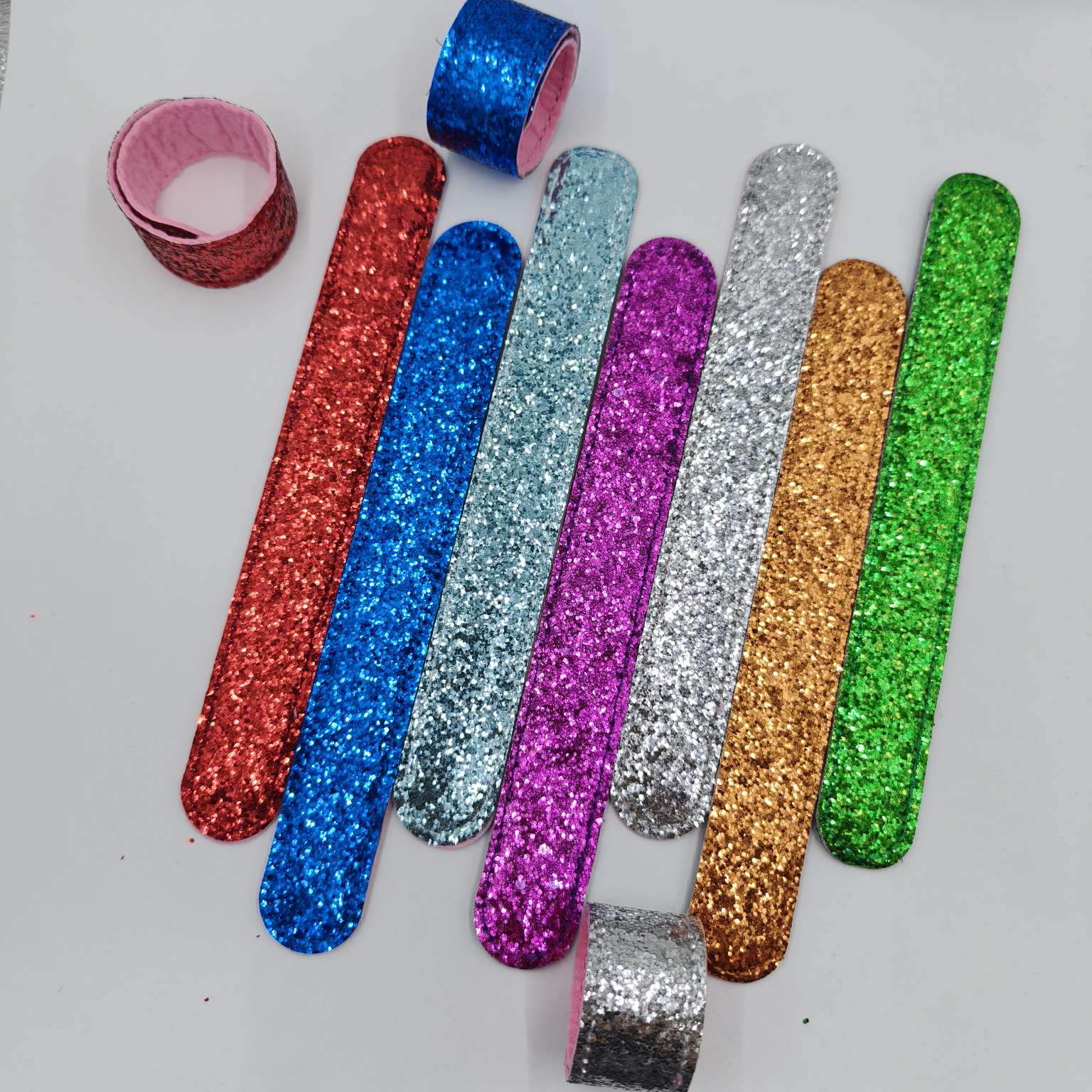 葱粉PU革啪啪圈，亮片啪啪圈，发饰啪啪圈手腕带硅胶手环五彩绳