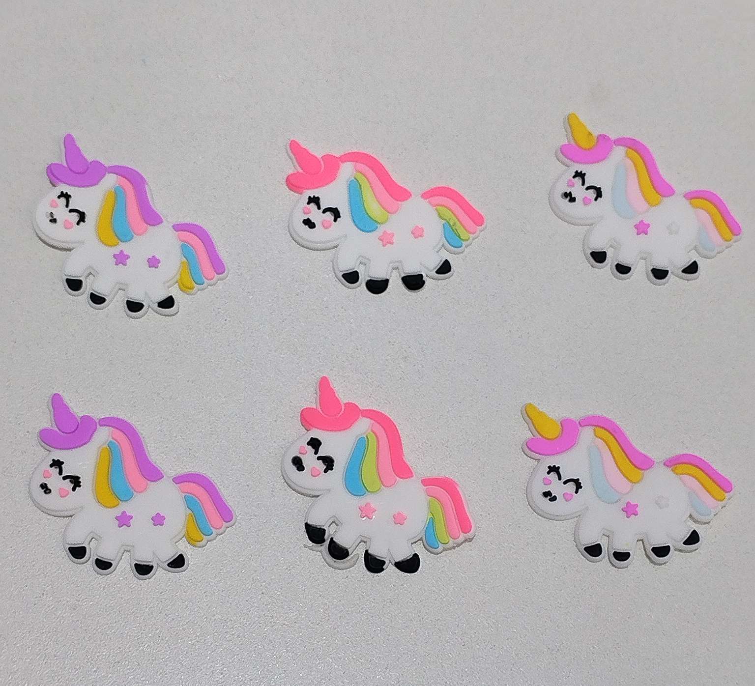 DIY cartoon unicornio PVC soft glue accesorios accesorios accesorios caja del teléfono refrigerador parches Specification image
