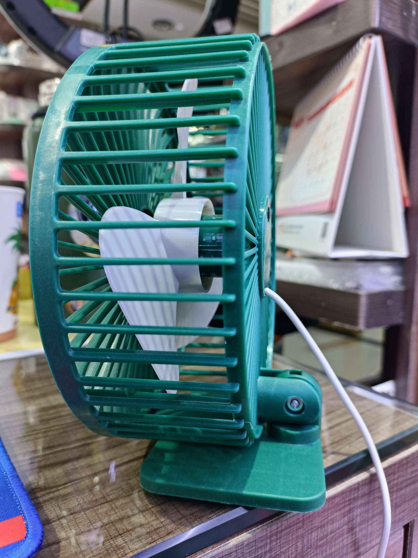 UsB direct plug fan Item Picture