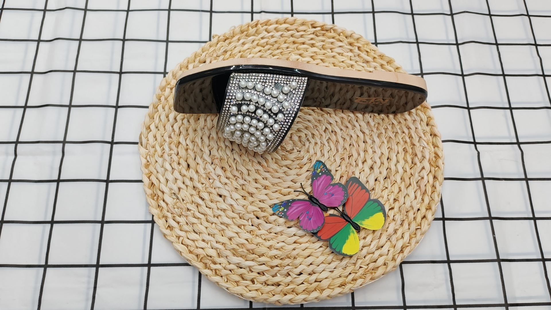 أزياء الصيف ارتداء النعال البارد خارج سطح Item Picture