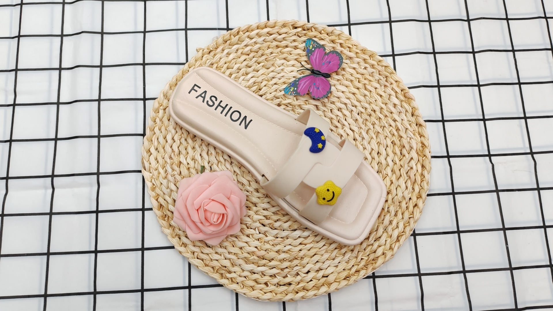 Soft soled slippers for women, summer comfort Item Picture