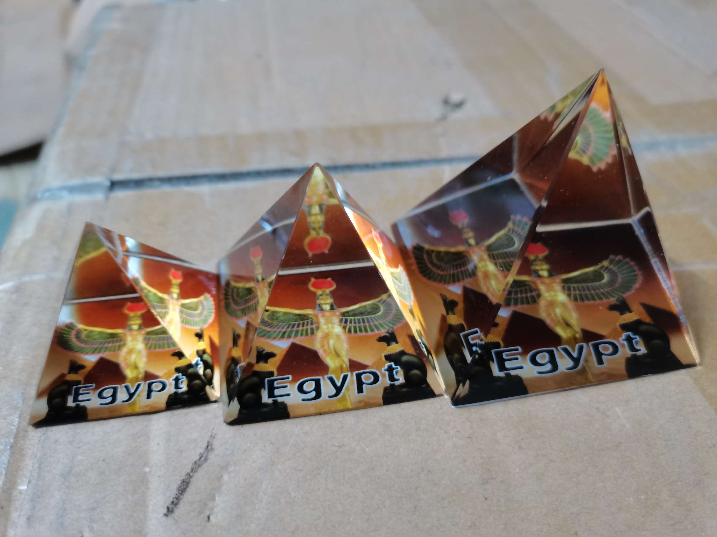 水晶金字塔彩印套装饰品 精致水晶工艺品 独特礼品 水晶玻璃艺术品 美丽璀璨装饰品