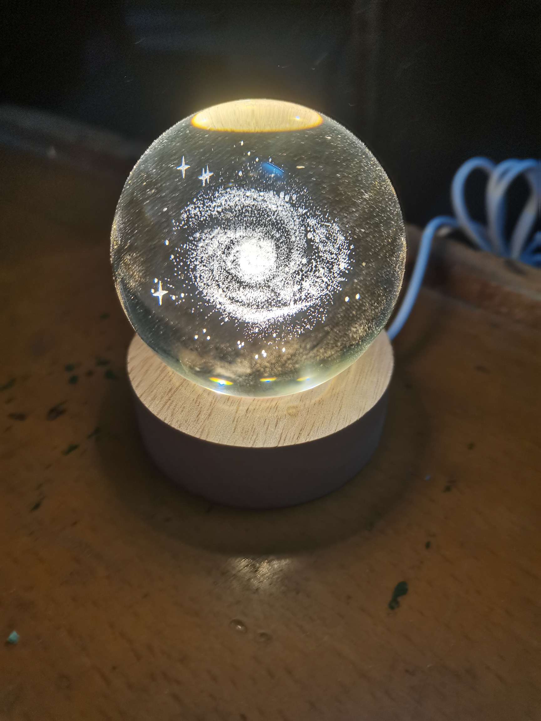 60水晶球 内雕星空系工艺品礼品 精致水晶玻璃饰品 水晶工艺品 艺术收藏品 独特设计 精美装饰品白底实物图