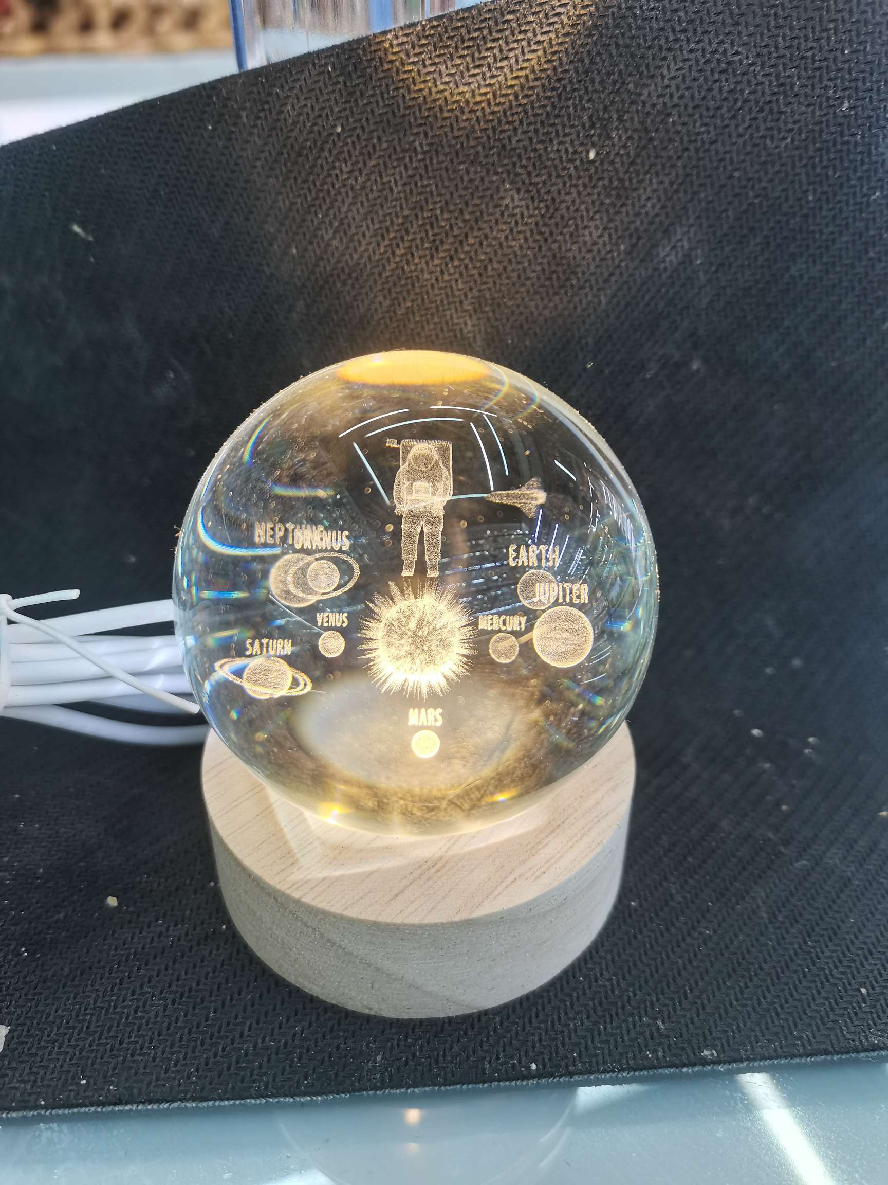 60水晶球 内雕星空系工艺品礼品 精致水晶玻璃饰品 水晶工艺品 艺术收藏品 独特设计 精美装饰品细节图