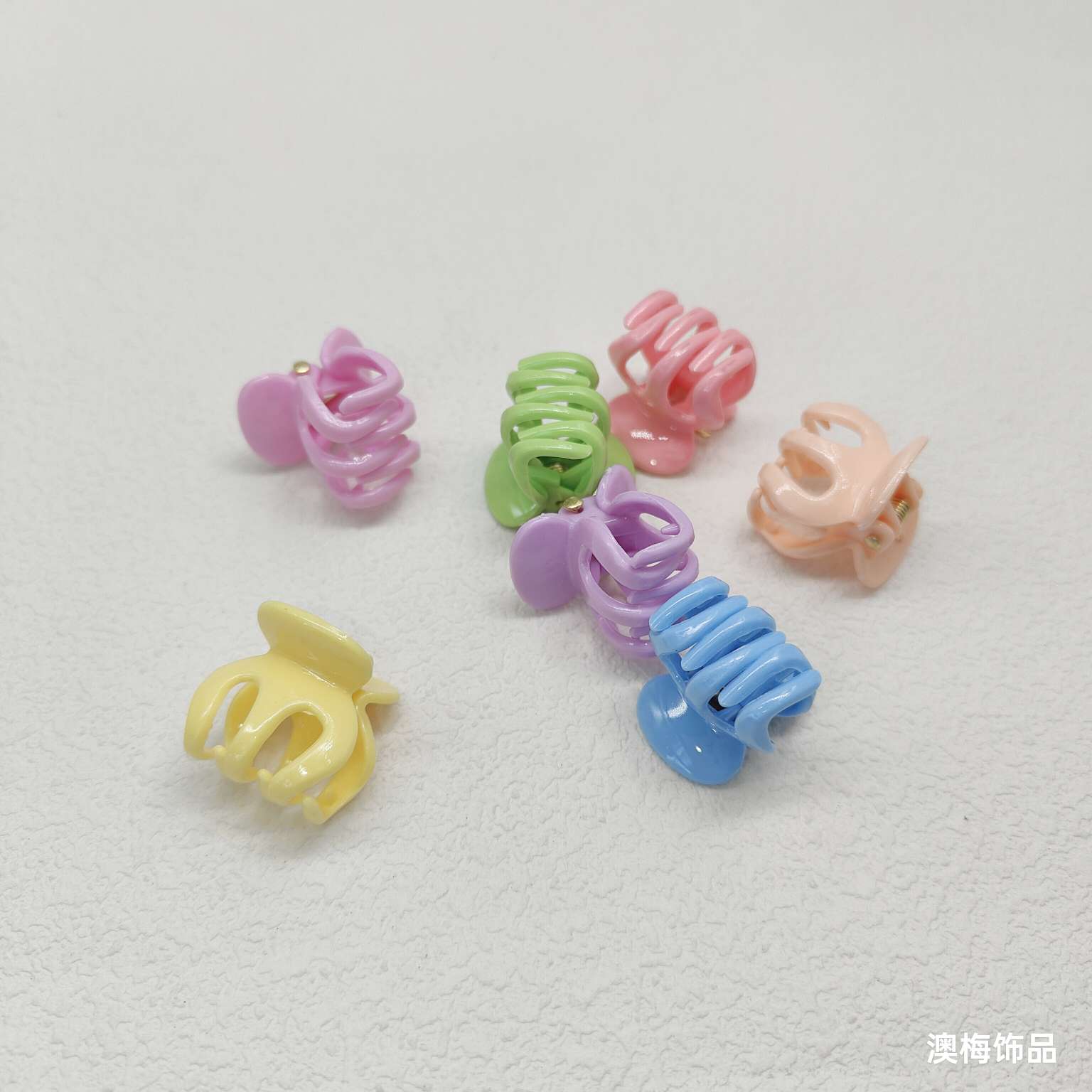 Mini bangs, small hair clips, popular princess hairstyle brdye hair clips, 2cm side hair clips, top clips, Japanese and Korean headwear Specification image