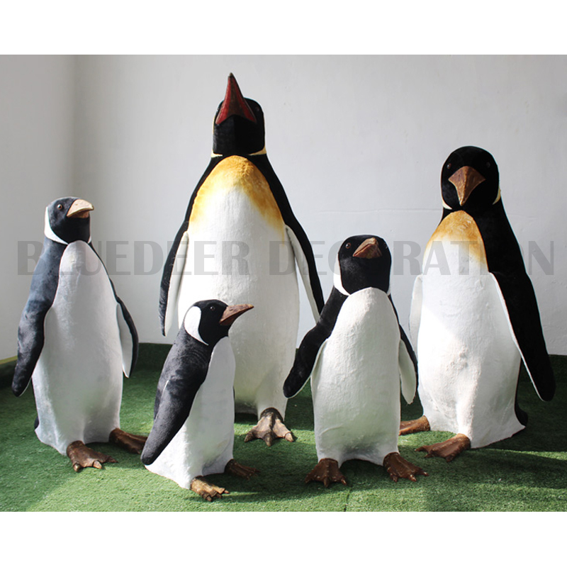 圣诞饰品仿真企鹅 节日庆典布置  南极动物  机电动物 帝企鹅 大型圣诞动物摆件 企鹅雕塑 圣诞企鹅 圣诞老人 圣诞车