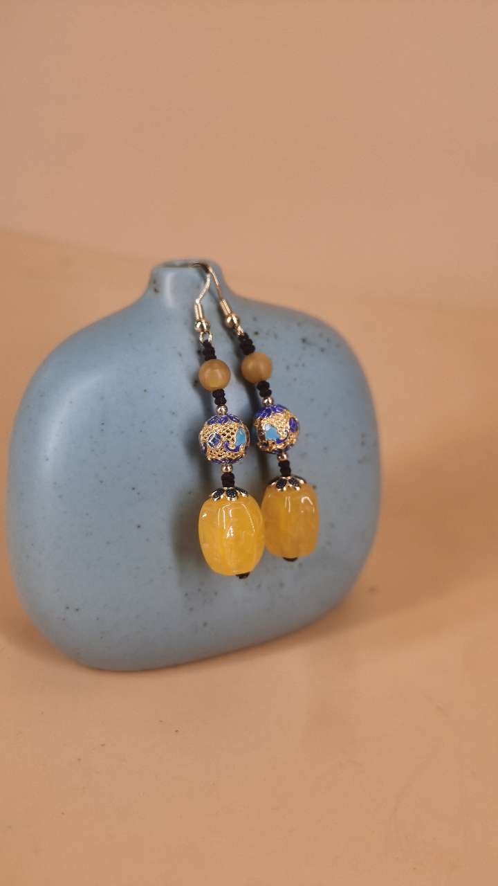 Retro amber cloisonne earrings, exquisite earrings, women's accessories, elegant and refined stud earrings, versatile style detail image 2