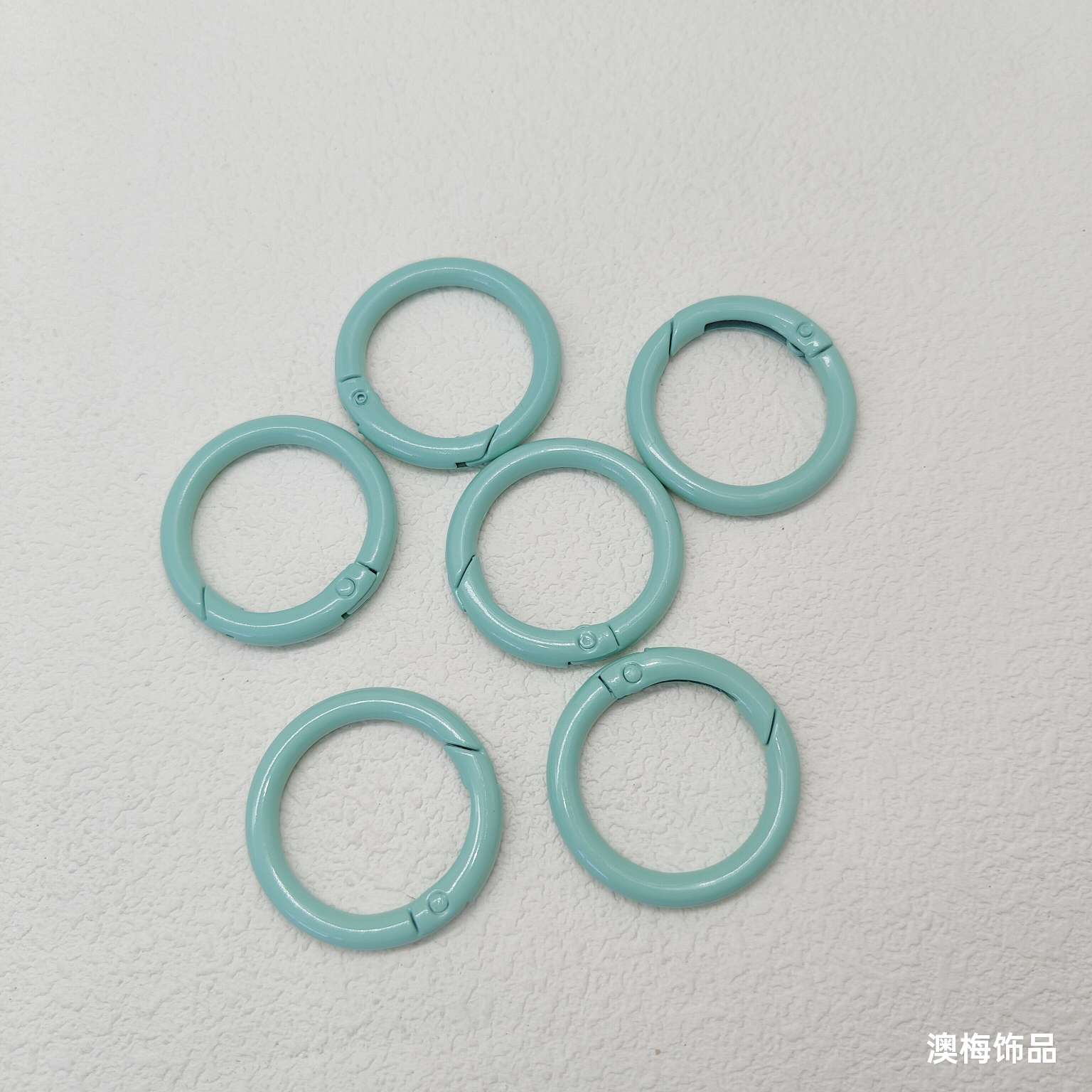 彩色弹簧扣钥匙扣手机链玩偶挂件包包车挂环手工diy材料饰品配件