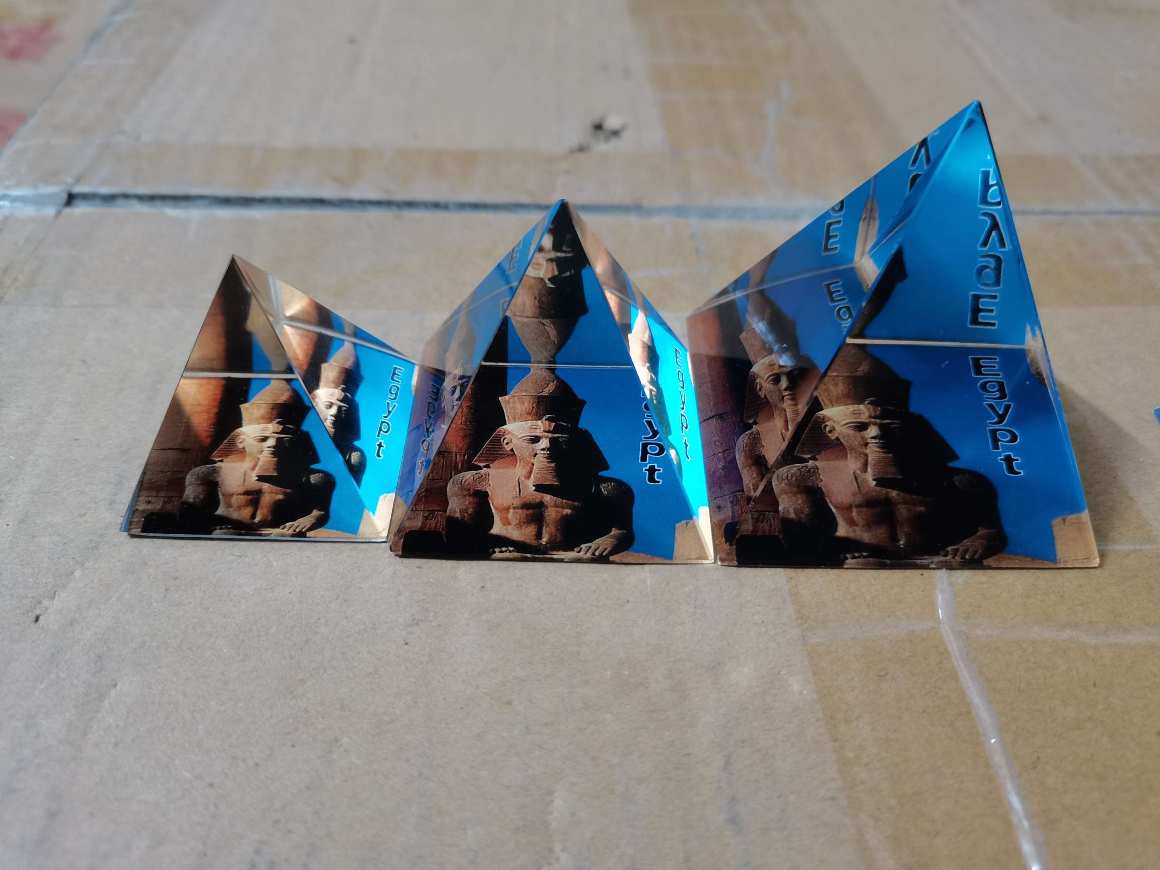 水晶金字塔彩印套装饰品 精致水晶工艺品 独特礼品 水晶玻璃艺术品 美丽璀璨装饰品详情图2