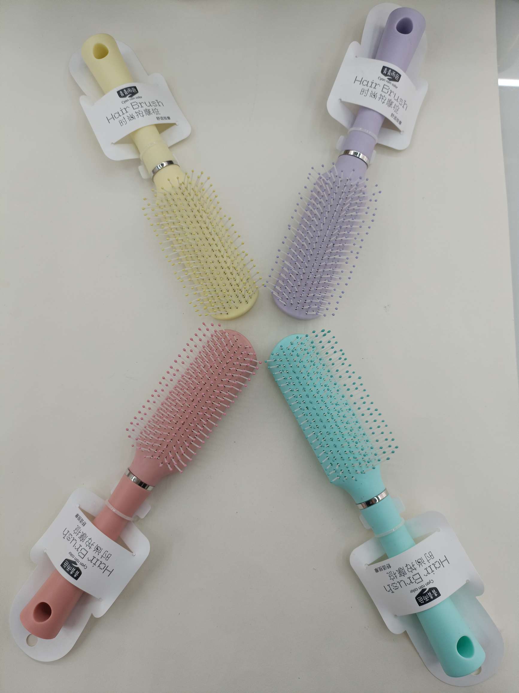 化妆镜，时尚按摩梳小镜子折叠白底实物图