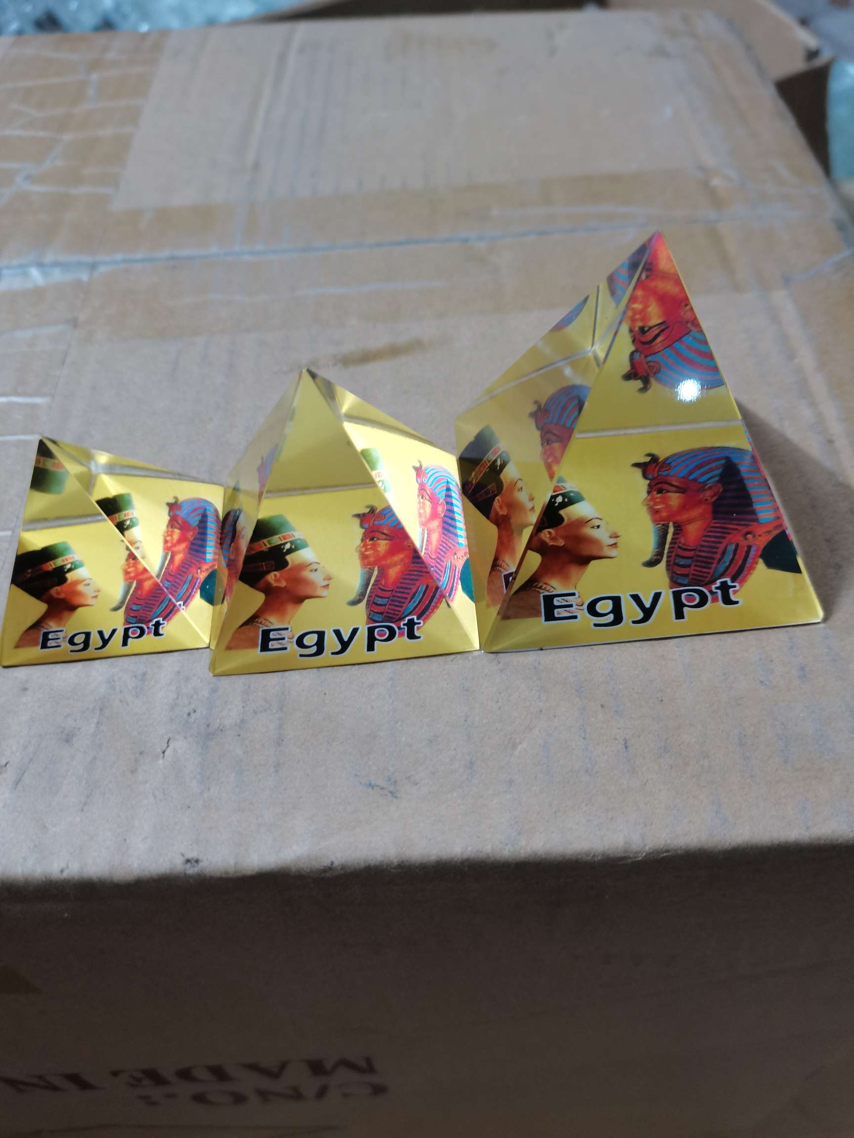 水晶金字塔彩印套装饰品 精致水晶工艺品 独特礼品 水晶玻璃艺术品 美丽璀璨装饰品详情图5