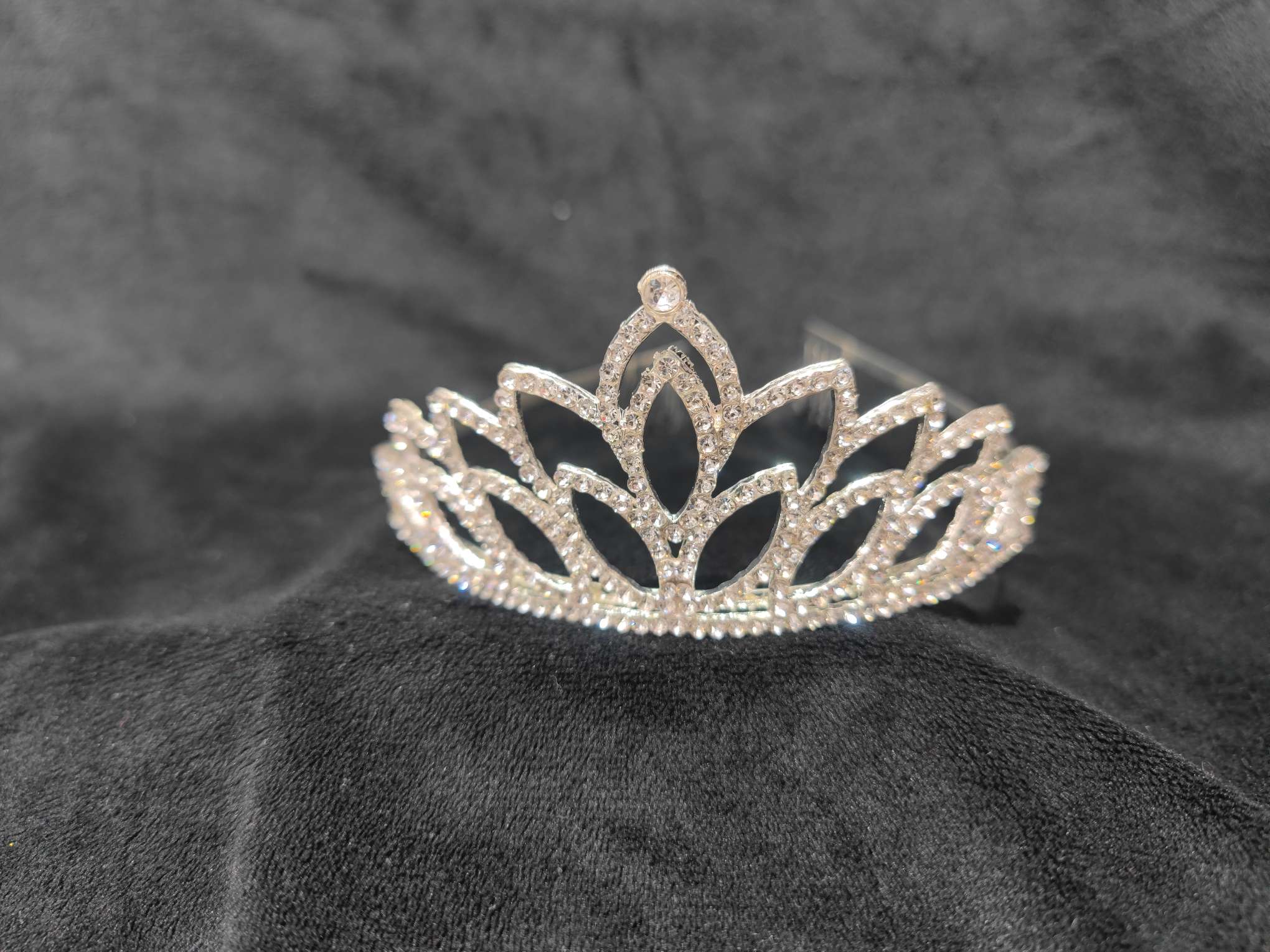 表演婚礼头饰女孩专用 发饰头饰一体设计 发梳头饰精致饰品 头绳款式多样可选白底实物图