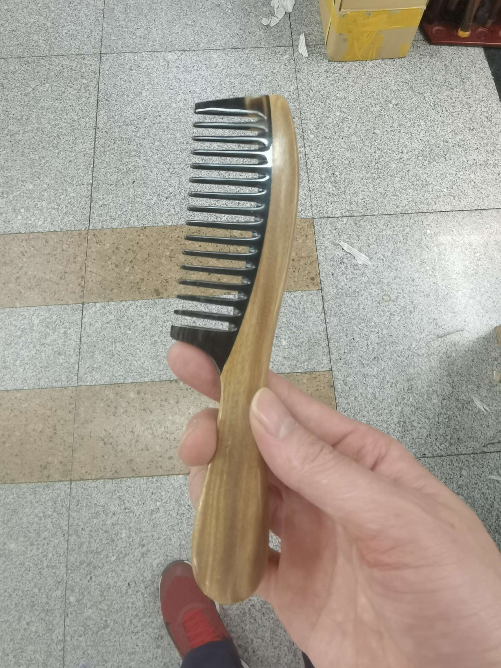 天然绿檀牛角合木梳绿檀月亮梳绿檀把手梳20公分手把梳15公分月型梳正宗黑牛角绿檀拼接梳经典款式景区热卖梳子木梳详情图10