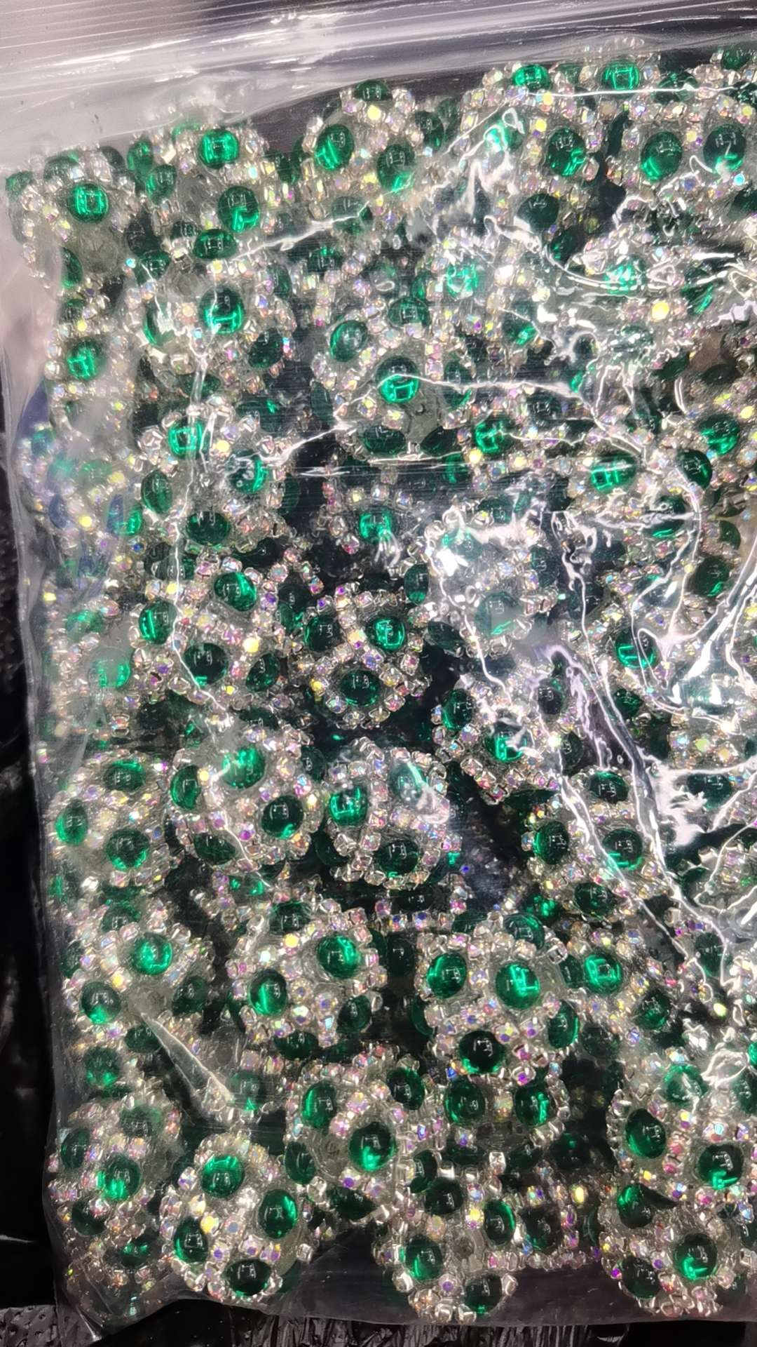 Emerald Mocha stone claw chain bead jewelry accessory