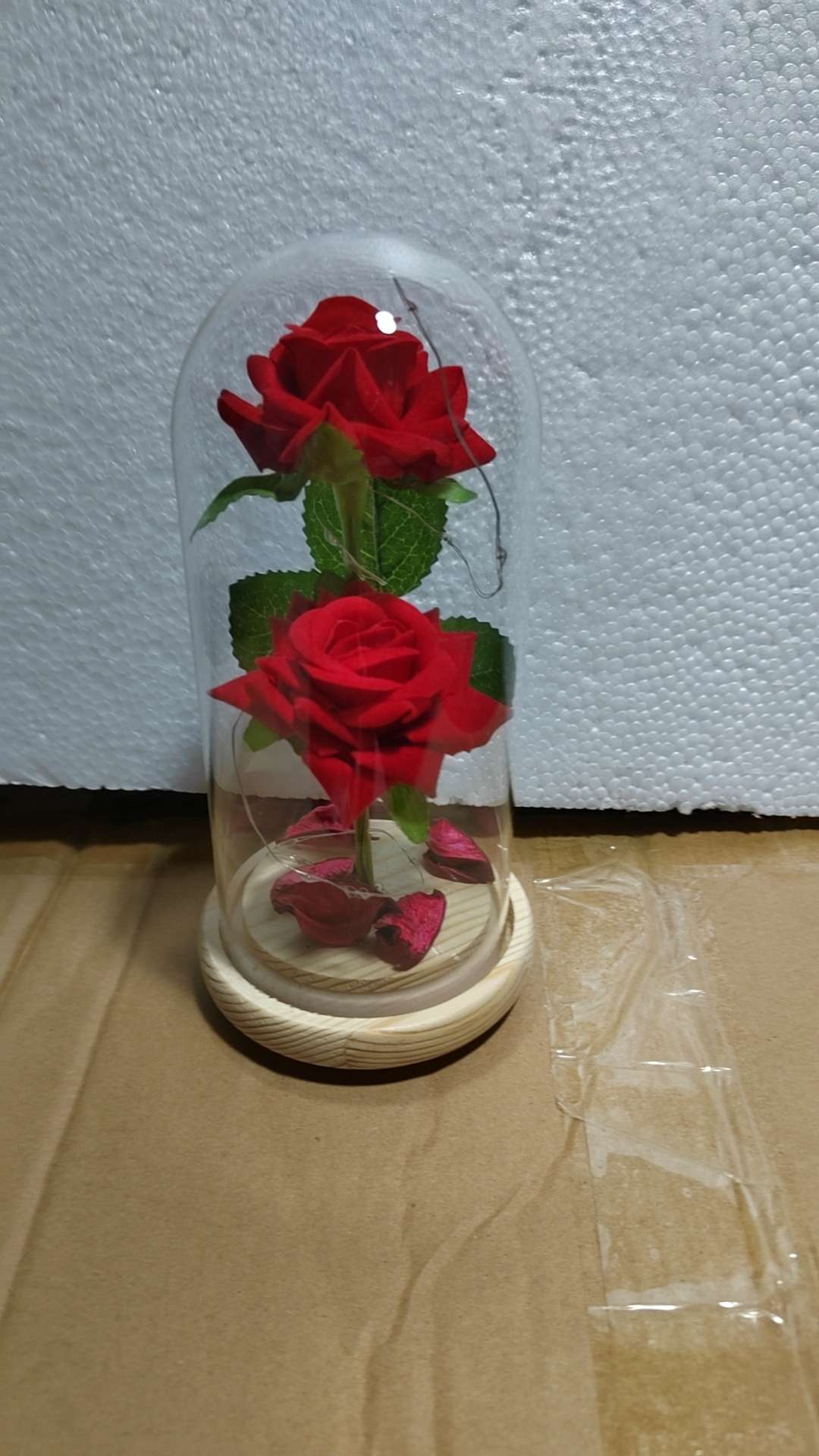 北欧风格假花工艺品 清明节礼品 仿真花瓣装饰品 精致仿真花装饰 假花艺术品 高仿真度花艺品