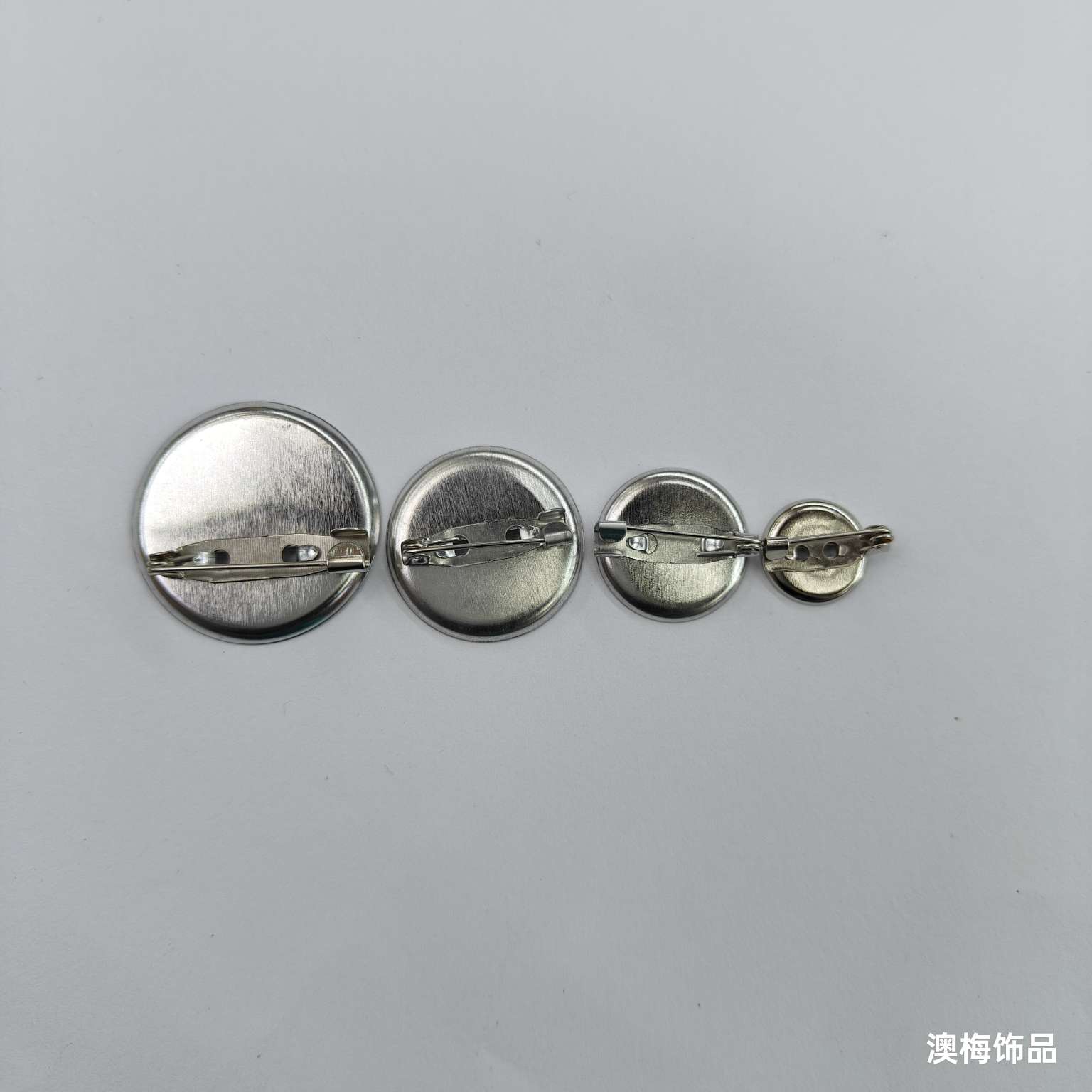 ديي، دبابيس يدوية، دبابيس، زخرفة شبه مصنّعة، دبابيس، دبابيس، دبابيس Specification image