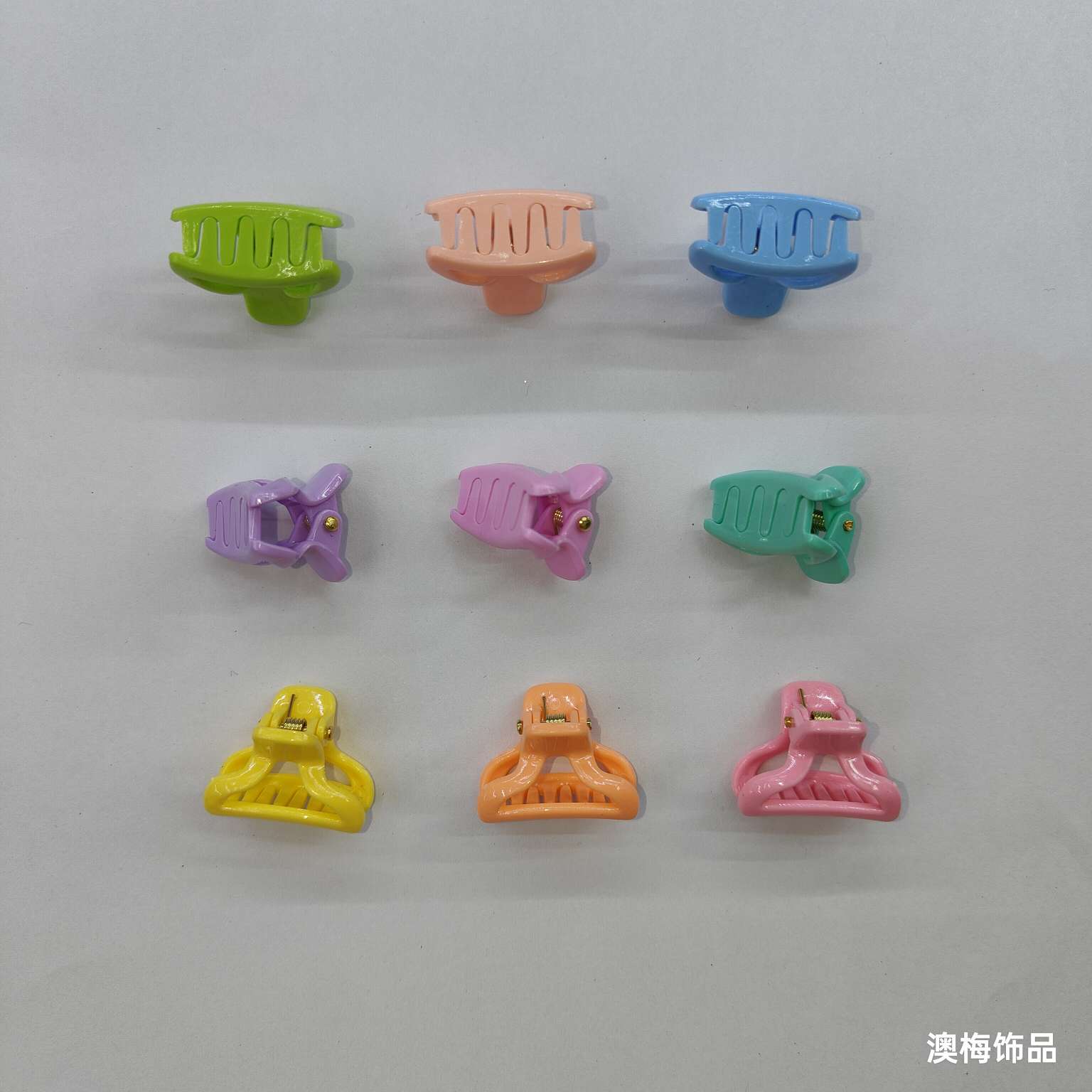 The candy-colored bangs clip on your forehead is a versatile and trendy 2.0cm side clip with a small and exquisite hairpin Application Scenario