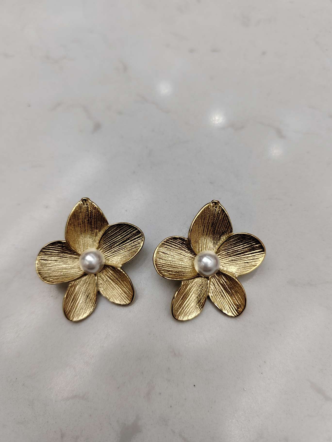 花朵耳环，珍珠，纹理感，欧美流行款，INS，不锈钢材料，钢针，防过敏