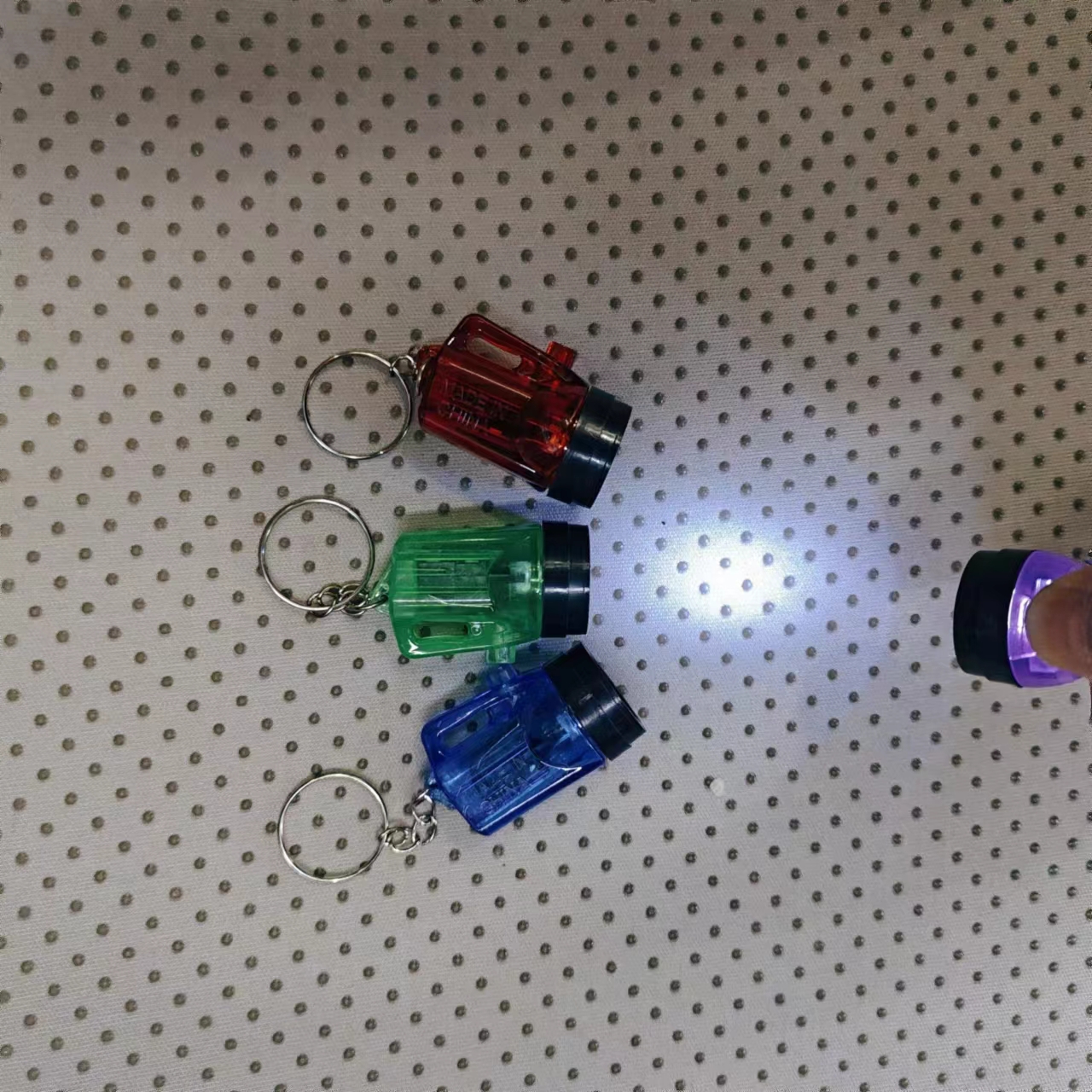 发光玩具 电瓶灯 LED钥匙扣灯 小礼品 活动赠送 小挂件 厂家直销详情2